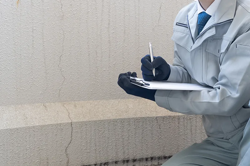 劣化の具合を様々な方法で丁寧に調査