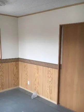 事務所壁クロス張替え工事